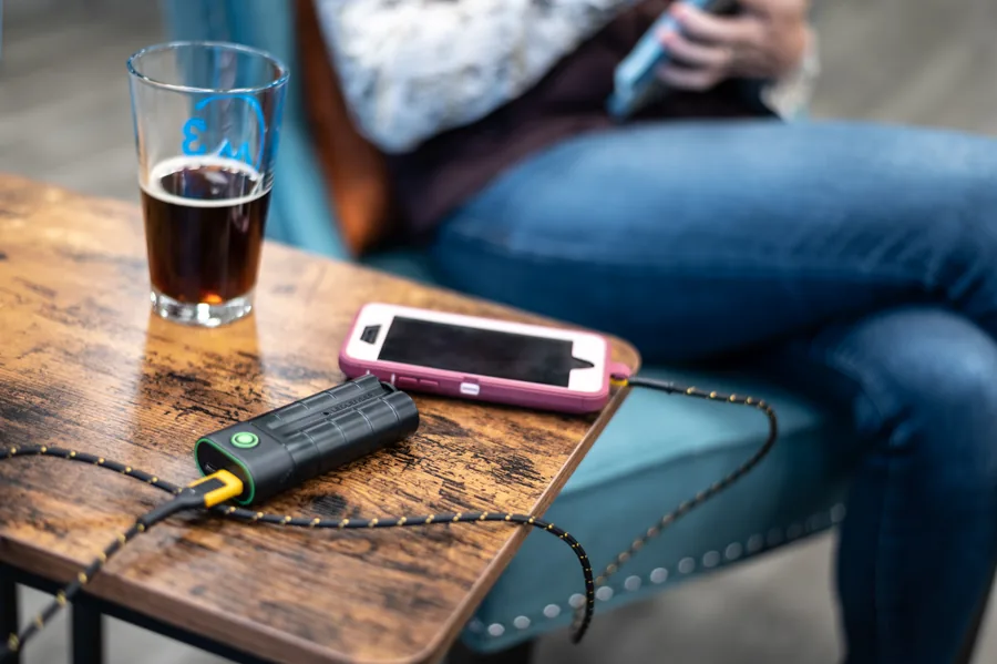 Carregador Powerbank Flex7 para C7R Classic, H8R, MH11 e outros: em uso